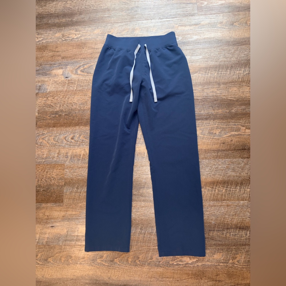 Figs Livingston high waisted scrub pants